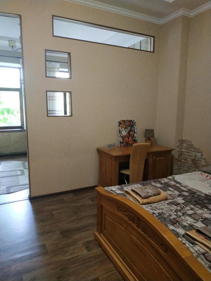 Apartment In The Center Of Old Town Kamieniec Podolski Zewnętrze zdjęcie